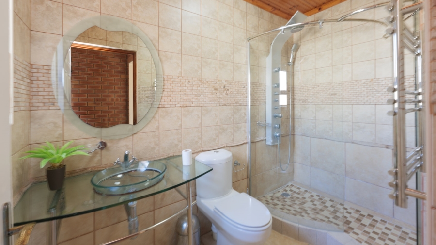 5 Bedroom Property for Sale in Oceanview Heights Western Cape